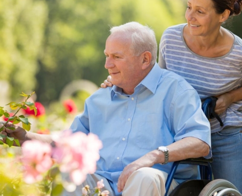 difference between assisted living nursing homes and memory care